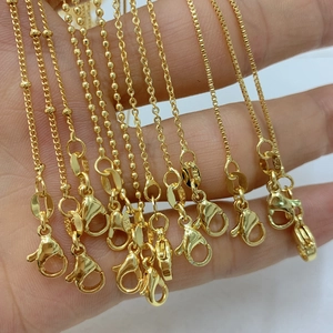 Collezione di collane in rame placcato oro 18 carati con chiusura e marchio 925