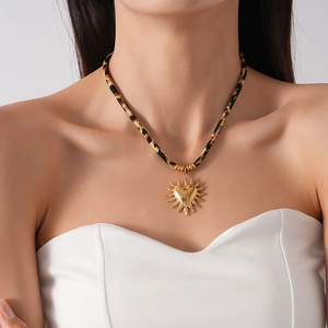 Collana In Acciaio Inossidabile Con Ciondolo Cuore Sole Cordino Tessuto Leopardato Gioielli Vintage Boemia Donna