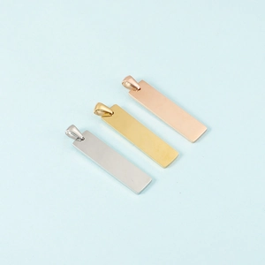 Polierte rechteckige Anhänger aus Edelstahl in Silber, Gold und Roségold-Finish