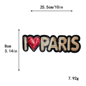 Grand écusson brodé à paillettes dorées I Love Paris pour vêtements et DIY