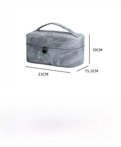 Detailed dimensions of the large gray toiletry bag: 23cm length, 15.5cm width, 10cm height