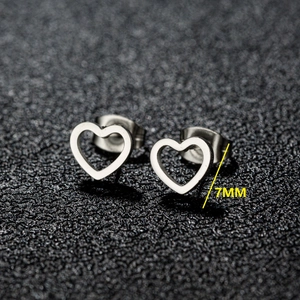 Polished stainless steel heart-shaped stud earrings in silver finish, 7mm size