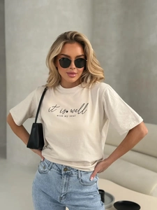 Μπεζ βαμβακερό t-shirt με γράμματα it is well with my soul σε στυλ street