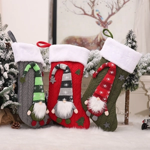 Set di 3 calze natalizie in maglia con bambole gnomo 3D per decorazioni delle festività