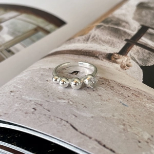 Minimalist 925 sterling silver open ring with silver beads and clear zircon stone
