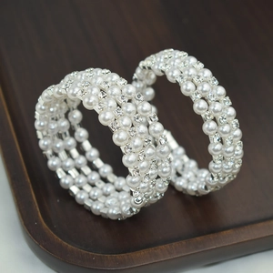 Elegant multi-layer 6mm pearl bracelet with sparkling square rhinestones in silver finish
