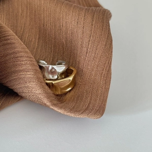 S925 sterling silver minimalist irregular ear cuffs in gold and silver mirror finish