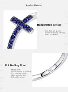 Détail macro du poinçon argent S925 et du sertissage zircon bleu 5A en croix