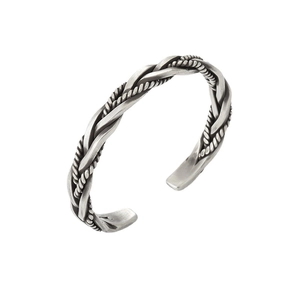 Retro-oxidiertes, geflochtenes Silberarmband mit kreativem Hip-Hop-Drehseil-Design für Damen