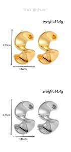 Detailed product size chart for S-shaped stainless steel earrings in gold and silver