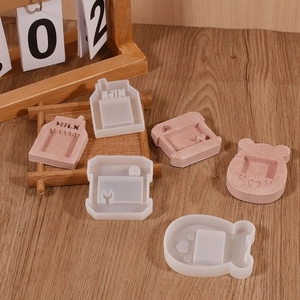 Stampi in silicone per ciondoli in resina fai-da-te con scatola di latte e orso a cuore
