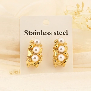 Boucles D'oreilles Vintage Françaises Plissées Forme C Acier Inoxydable Avec Künstliche Perle Texture Lave Bio Clous Pour Femmes