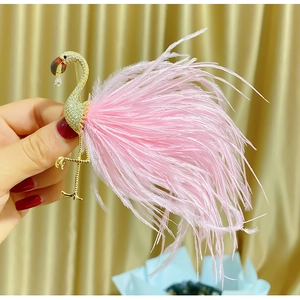 Elegant flamingo brooch with gold plating, pink feathers and zircon crystals for women