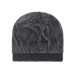 Winter-Strickmütze für Herren mit warmem Fleecefutter und schwarzem Rippstrick-Design
