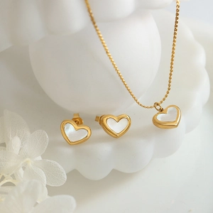 Exquisite gold heart jewelry set with white mother of pearl necklace and stud earrings