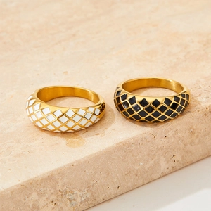 French vintage style diamond checkered couple rings in gold, black and white finish