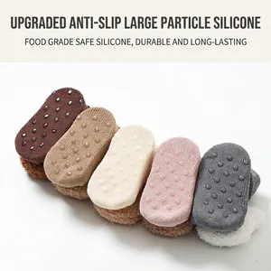 Calzini invernali spessi per neonati antiscivolo in cotone a maglia con silicone