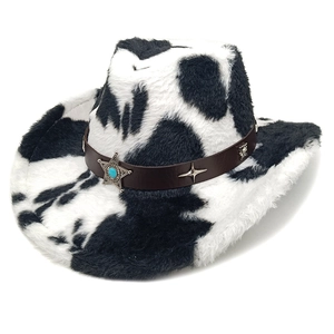 Chapeau de cowboy en fausse fourrure à motif vache et bandeau en cuir avec étoile turquoise
