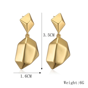 Detailed view of 18K gold plated heart earrings showing 3.5cm height and 1.6cm width
