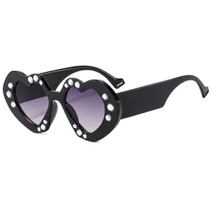 Fashion heart shaped sunglasses with black frame, rhinestones and purple gradient lenses
