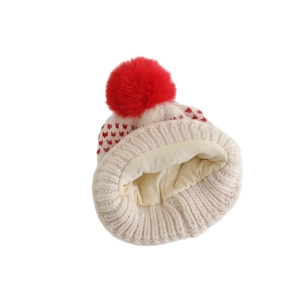 Bonnet d'hiver pour enfants avec jacquard cœur rouge et pompon en fausse fourrure douce