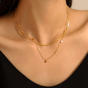 Mehrlagige Halskette Titanstahl Sternanhänger Schlangenkette Minimalistischer Vergoldeter Schmuck Für Damen