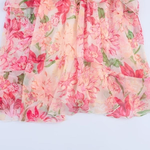Damen Midi-Kleid mit Blumenmuster in Rosa aus Chiffon mit Gürtel und Rüschensaum