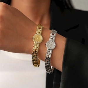 Orologio Da Donna In Rame Placcato Oro Pavé Di Zirconi Quadrante Rotondo Cinturino A Catena Gioielli Lusso