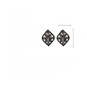 Detail view of dark leaf earrings with dimensions 3.1x2.4cm and weight 12.4g