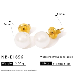Technical dimensions of 8mm white pearl earrings with golden stainless steel posts