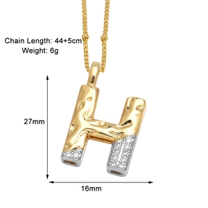 Détail du pendentif lettre H doré avec zircon blanc et dimensions 27mm par 16mm