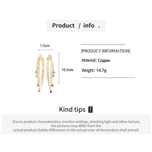 Spécifications de taille pour boucles d'oreilles dorées mesurant 1,5 cm sur 10,5 cm
