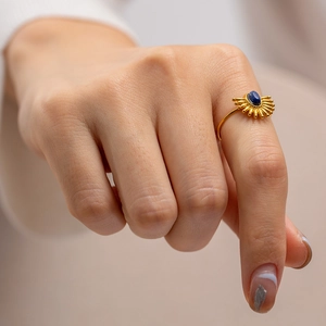 Anello aperto in acciaio inossidabile placcato oro 18K con pietra di lapislazzuli blu