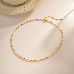Collana minimalista in acciaio inossidabile oro 18K con perline ovali e chiusura