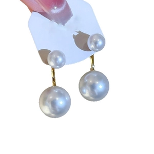 Orecchini a C placcati oro 14k con doppie perle per un look elegante e di lusso
