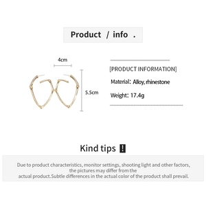 Detailed technical info for alloy rhinestone twist earrings with 4cm by 5.5cm dimensions
