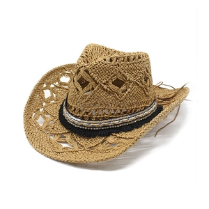 Chapeau de soleil en paille fait main avec franges et sequins style cowboy
