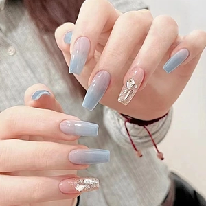 Faux Ongles À Presser Coffin Longs Dégradé Bleu Rose Élégant Accents De Strass De Luxe Paillettes Argentées Pour Femmes