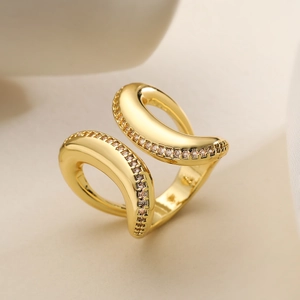 Chic 18K gold plated irregular geometric open ring with sparkling crystal accents