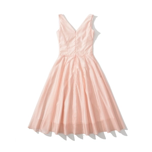 Detail of pink sleeveless midi dress with V-neckline and smooth waist-cinched design
