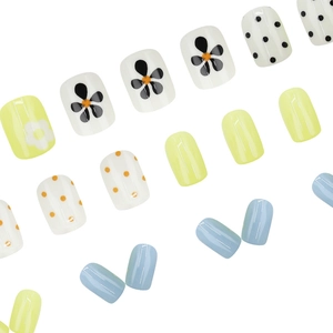 Colorful macaron polka dot short square fake nails with floral patterns for summer