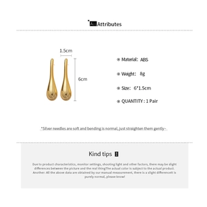 Detailed view of lightweight golden teardrop earrings with S925 silver needles and dimensions