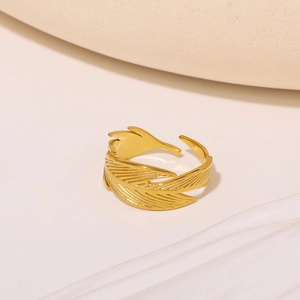 Minimalist 18K gold-plated stainless steel open ring with detailed feather design texture