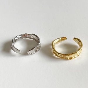 Adjustable S925 sterling silver rings with irregular ripple texture in silver and gold
