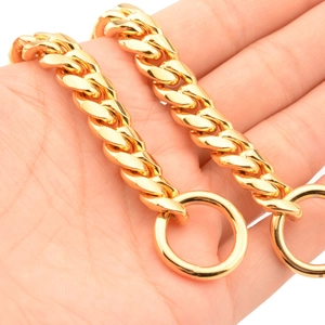 Close-up of a 10mm golden stainless steel Cuban link P-chain collar for large dogs