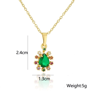 Dimensioni dettagliate della collana in oro 18K con ciondolo occhio greco verde