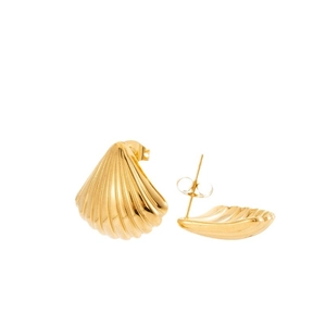 Golden seashell stud earrings in stainless steel with textured radial stripe design