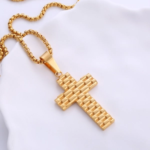 18k gold plated stainless steel cross pendant with woven texture on square pearl chain