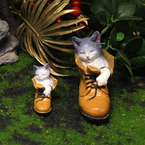 Miniature resin cat figurine in garden boot ornament for succulent decor and fairy gardens