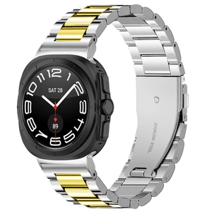 Detalle de la correa de acero inoxidable bicolor con funda protectora negra para reloj